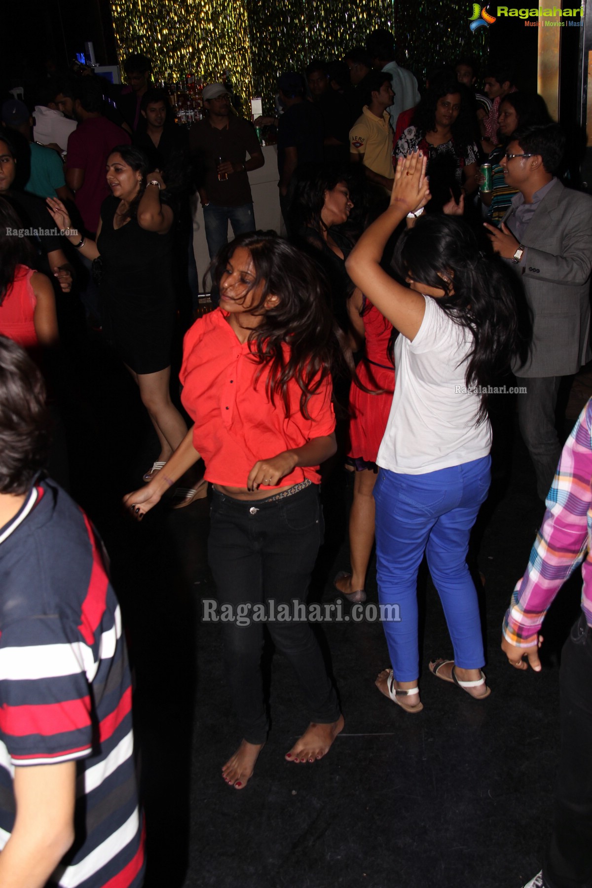 Poonam Pandey parties at Kismet Pub, Hyderabad