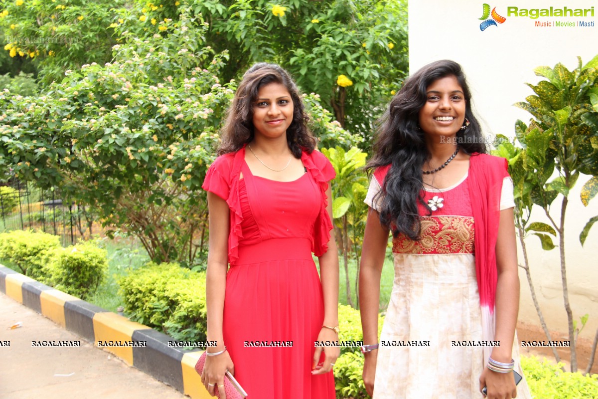 Bhavan's Vivekananda College Freshers Party 2014