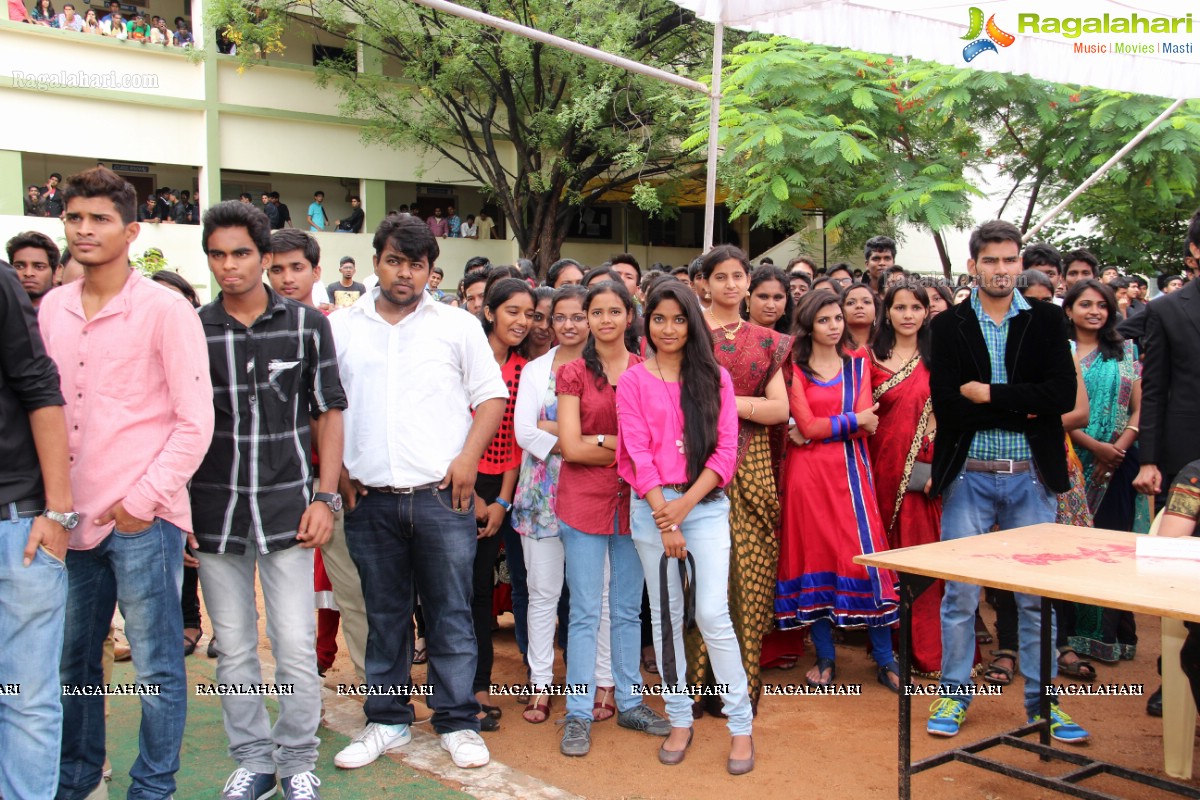 Bhavan's Vivekananda College Freshers Party 2014