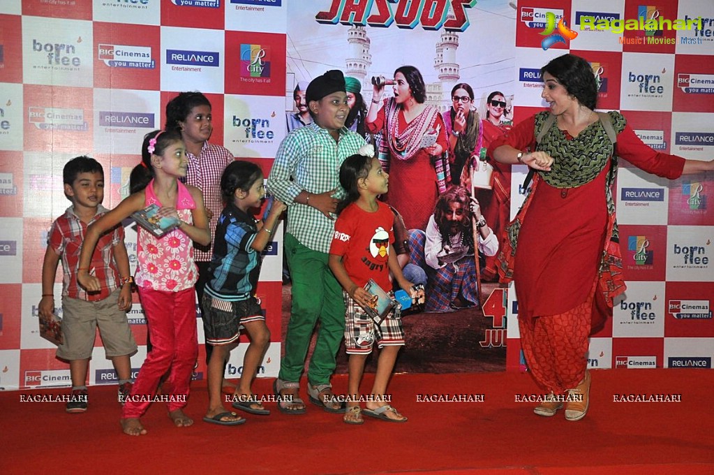 Bobby Jasoos Promotions at R City Mall, Mumbai