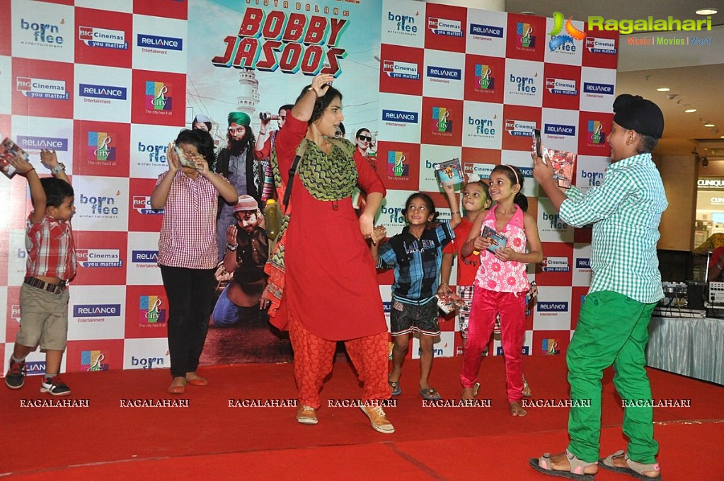 Bobby Jasoos Promotions at R City Mall, Mumbai