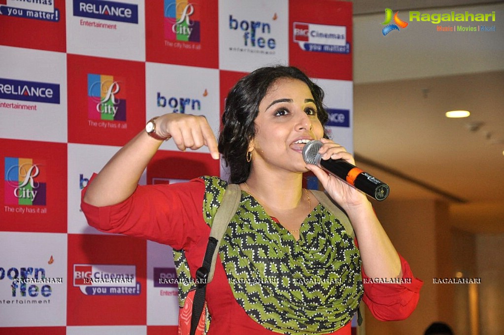 Bobby Jasoos Promotions at R City Mall, Mumbai