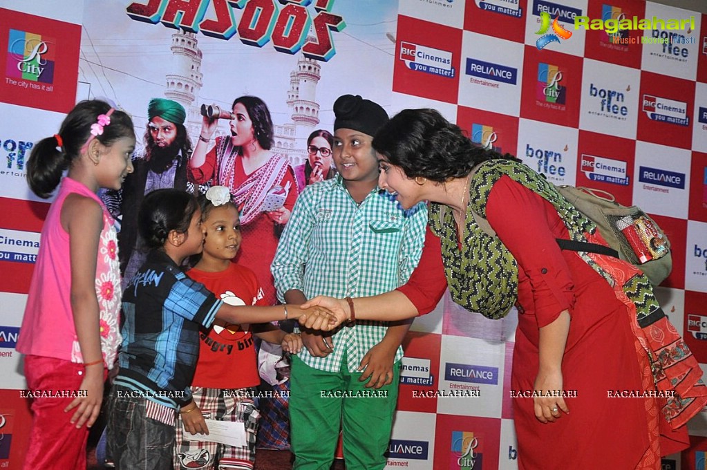 Bobby Jasoos Promotions at R City Mall, Mumbai