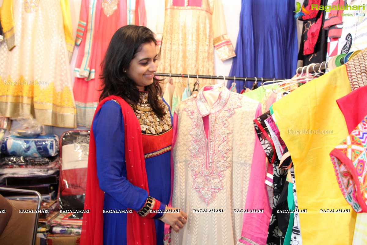 Pinky Reddy inaugurates Deep Mela 2014 - Deepshikha Mahila Club Annual Fund Raising Exhibition