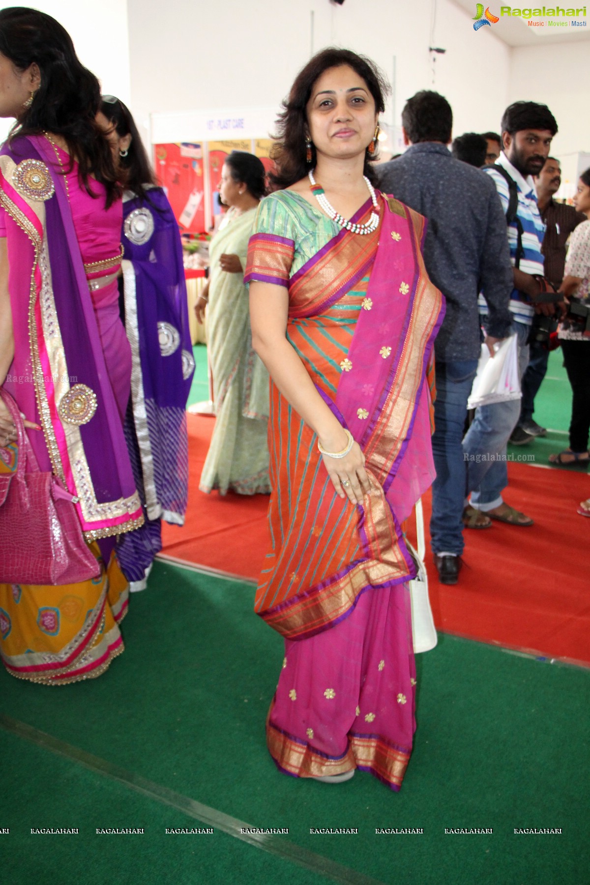 Pinky Reddy inaugurates Deep Mela 2014 - Deepshikha Mahila Club Annual Fund Raising Exhibition