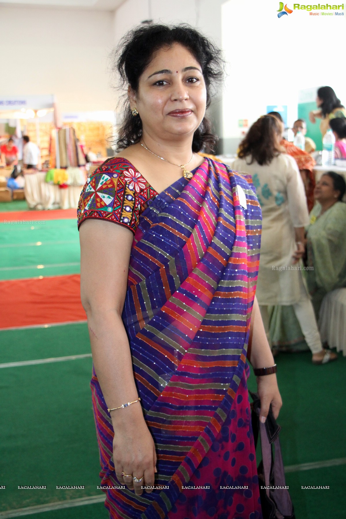 Pinky Reddy inaugurates Deep Mela 2014 - Deepshikha Mahila Club Annual Fund Raising Exhibition