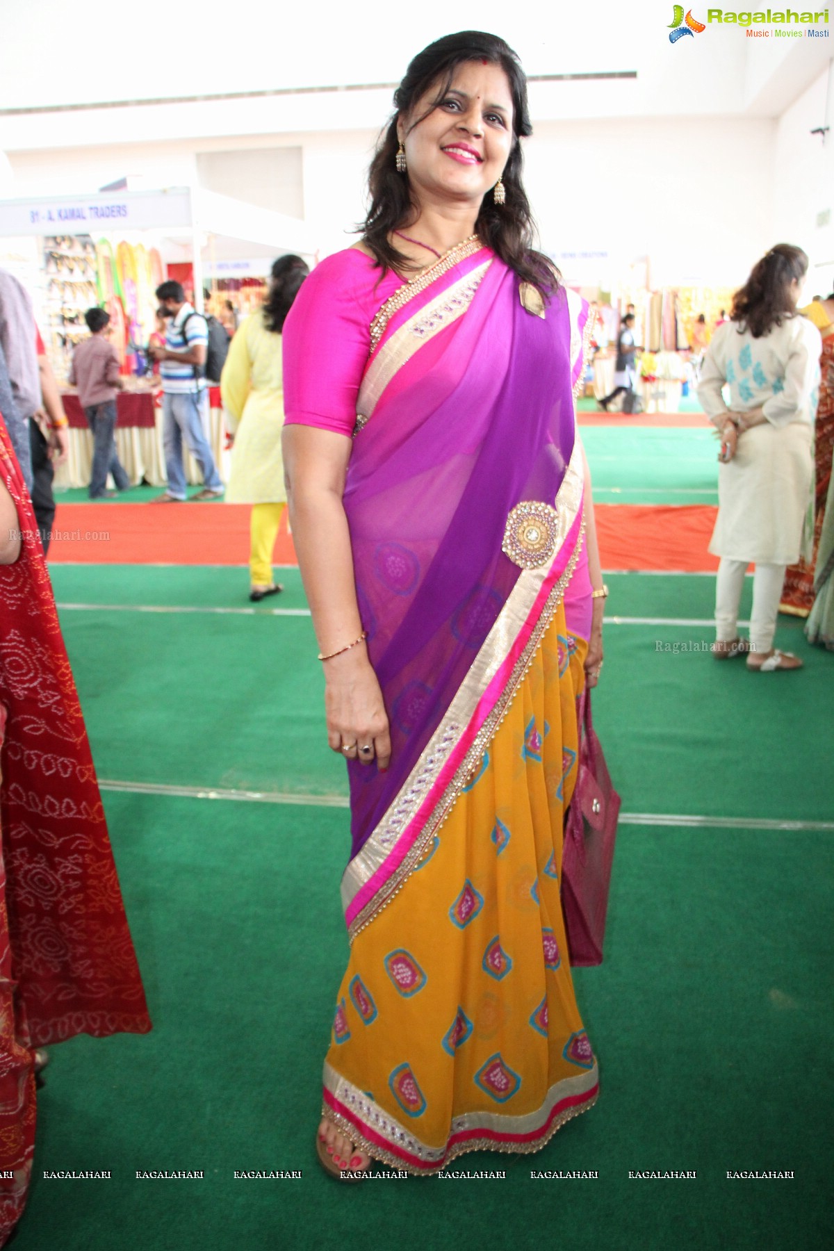 Pinky Reddy inaugurates Deep Mela 2014 - Deepshikha Mahila Club Annual Fund Raising Exhibition