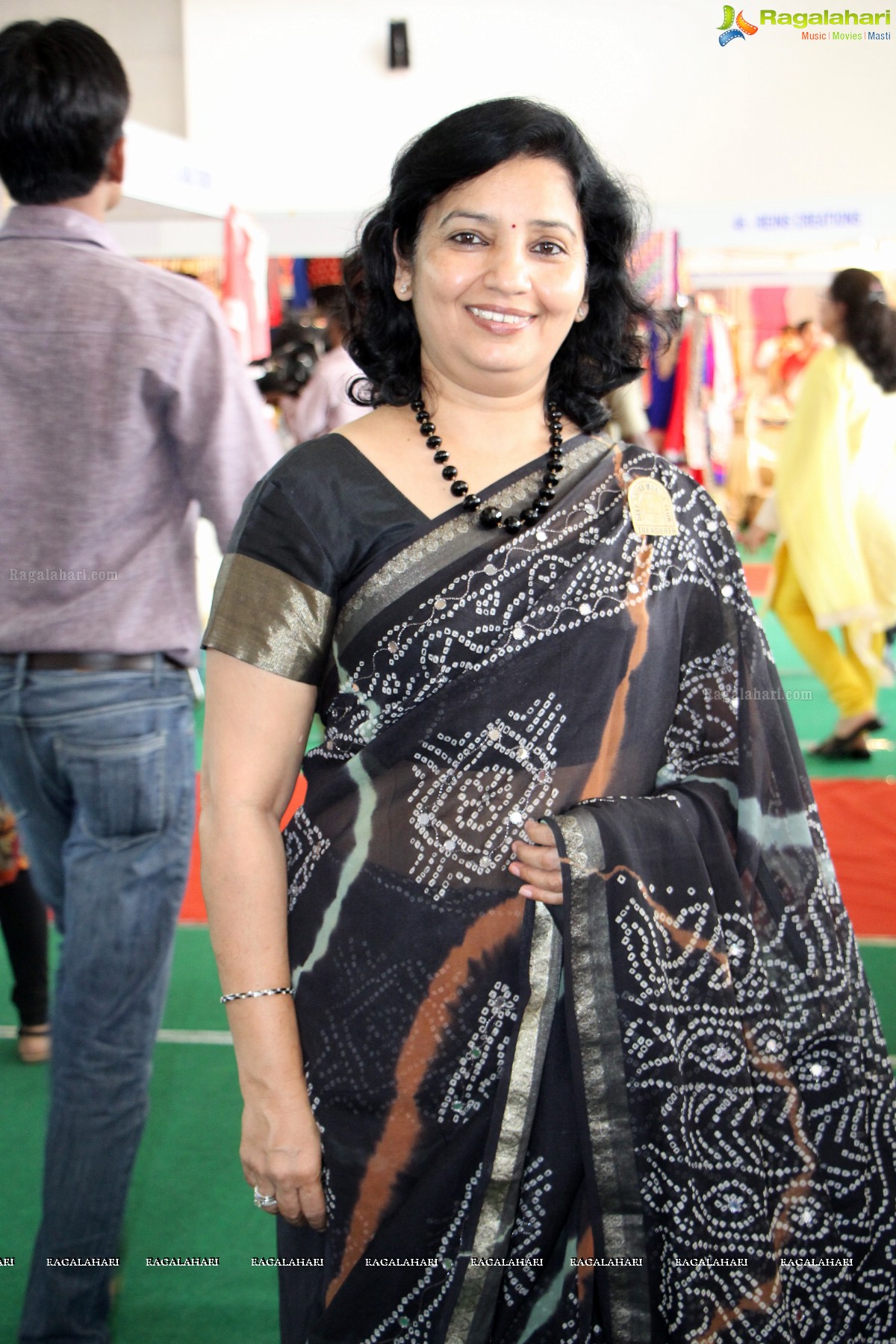 Pinky Reddy inaugurates Deep Mela 2014 - Deepshikha Mahila Club Annual Fund Raising Exhibition