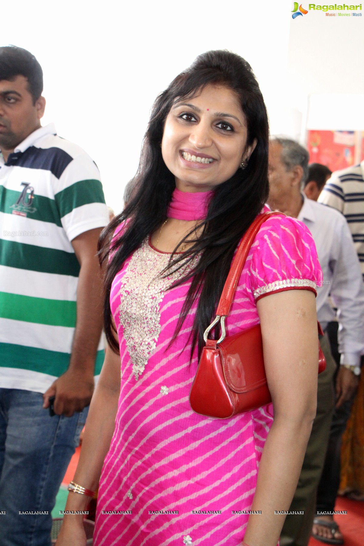 Pinky Reddy inaugurates Deep Mela 2014 - Deepshikha Mahila Club Annual Fund Raising Exhibition