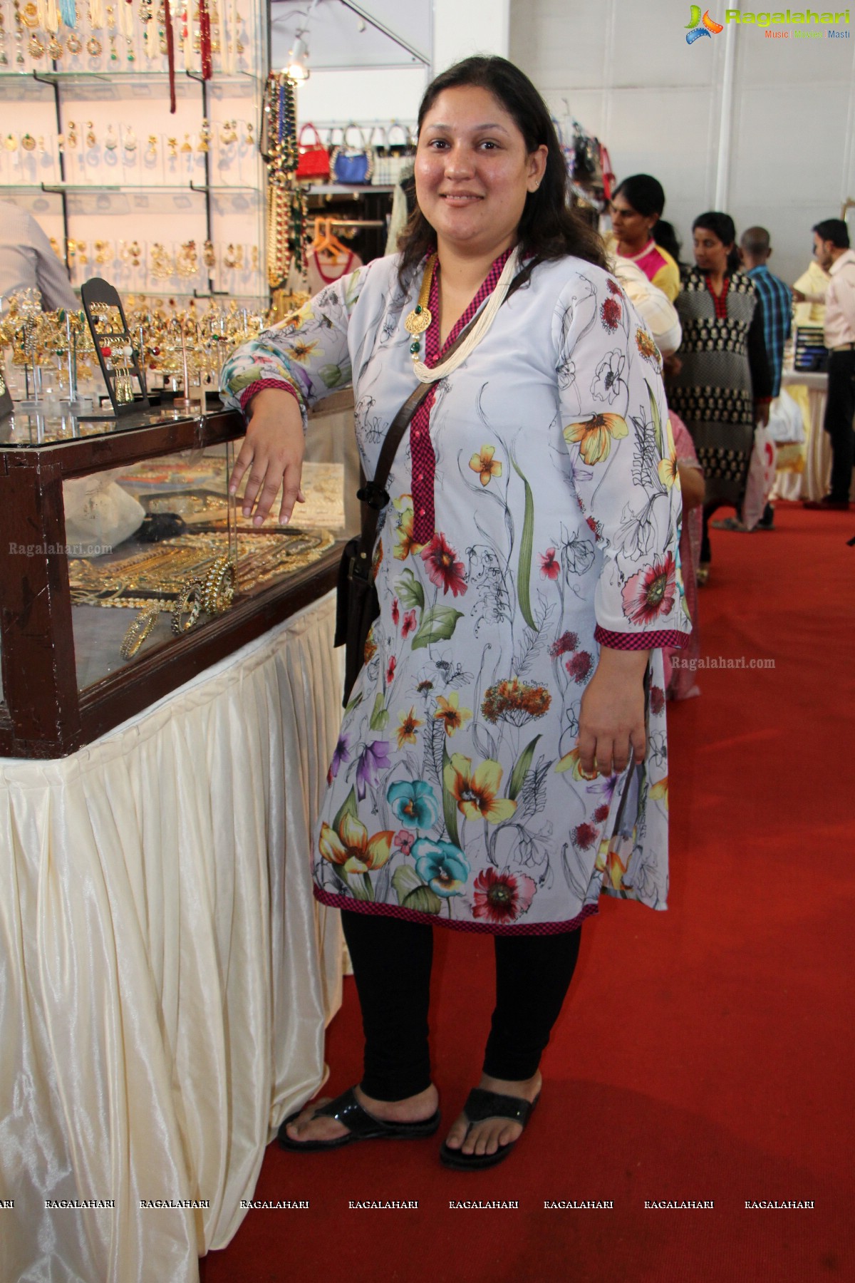 Pinky Reddy inaugurates Deep Mela 2014 - Deepshikha Mahila Club Annual Fund Raising Exhibition