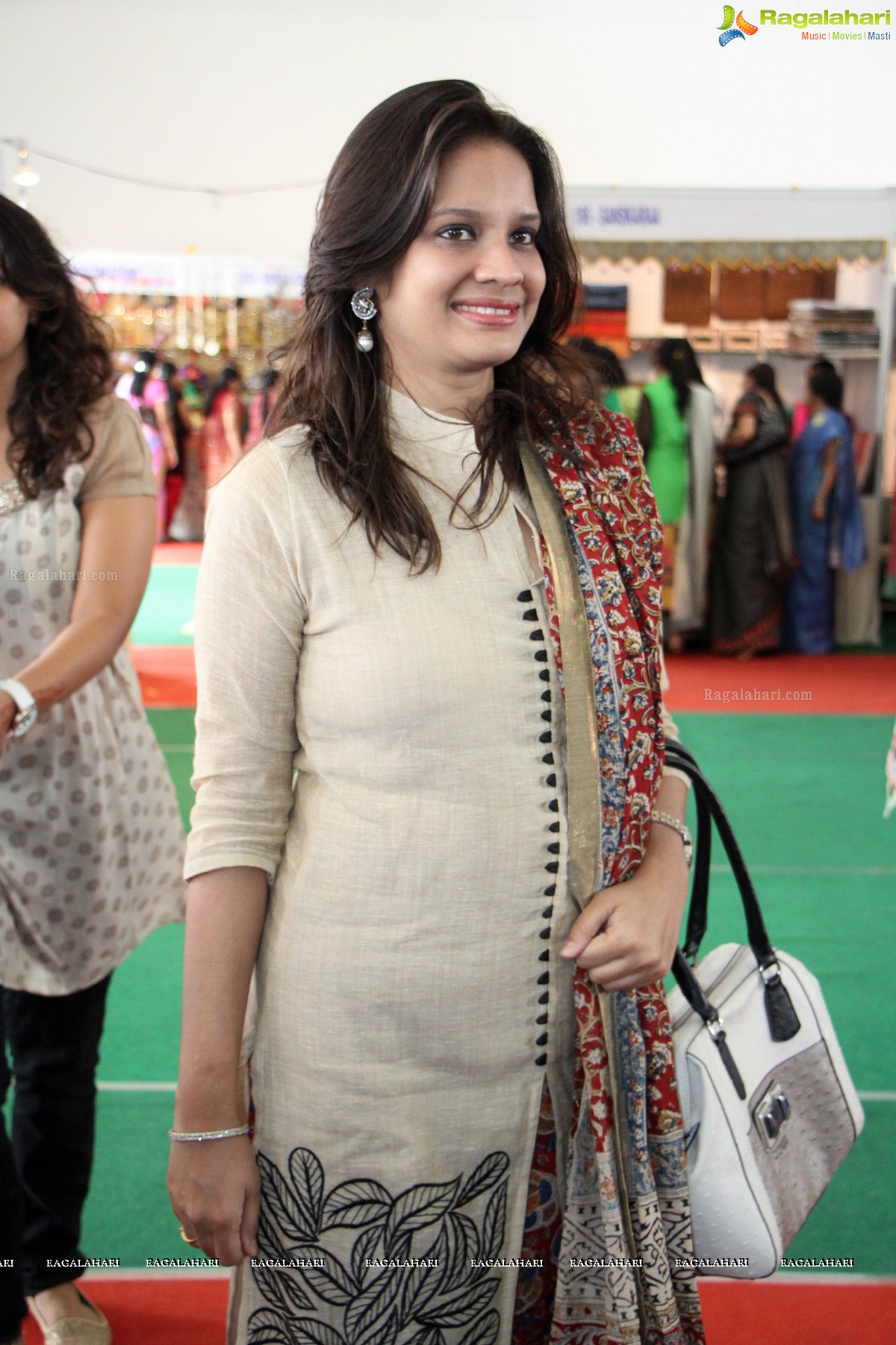 Pinky Reddy inaugurates Deep Mela 2014 - Deepshikha Mahila Club Annual Fund Raising Exhibition