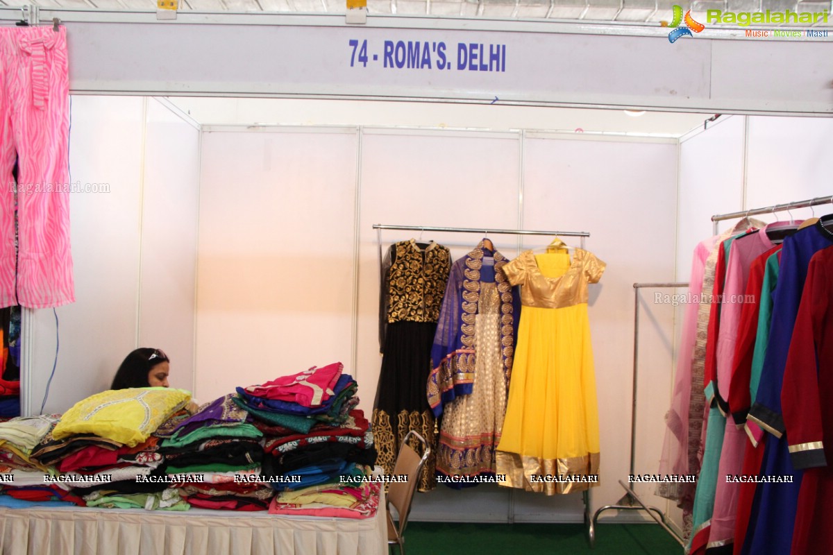 Pinky Reddy inaugurates Deep Mela 2014 - Deepshikha Mahila Club Annual Fund Raising Exhibition