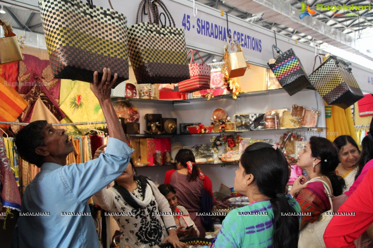 Pinky Reddy inaugurates Deep Mela 2014 - Deepshikha Mahila Club Annual Fund Raising Exhibition