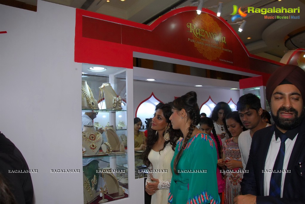 Chitrangada Singh inaugurates Glamour - The High End Jewellery Exhibition in Mumbai