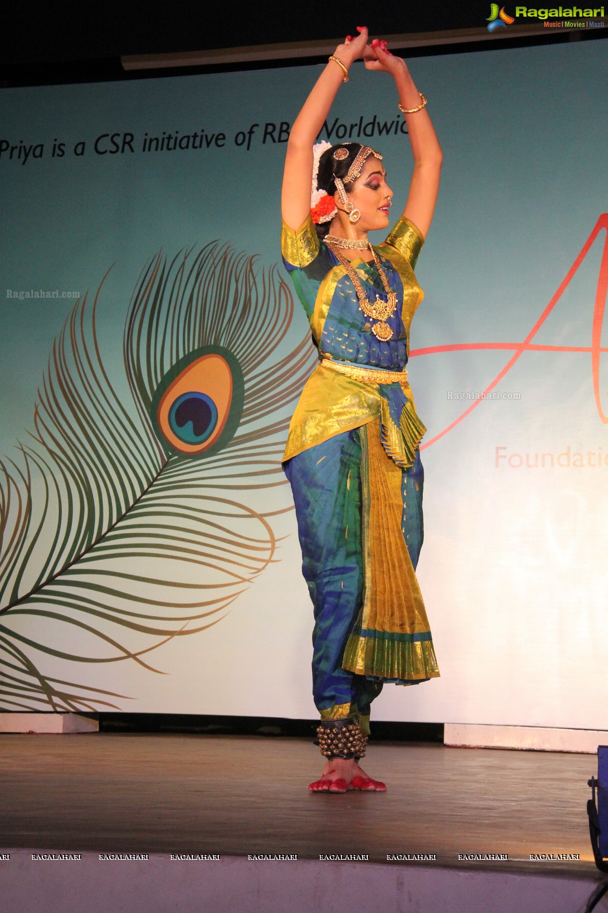 Bharatanatyam by Akhila Kovvuri at Telugu University Auditorium, Hyderabad 