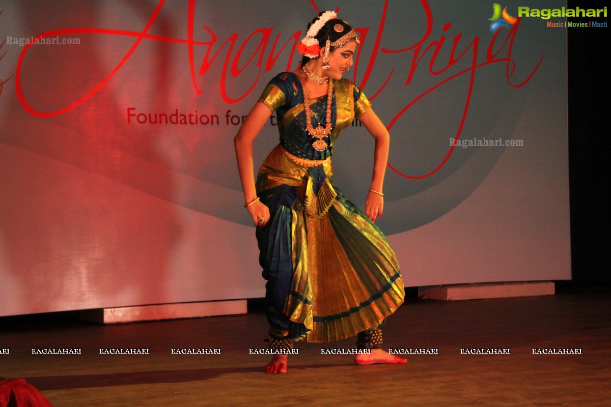 Bharatanatyam by Akhila Kovvuri at Telugu University Auditorium, Hyderabad 