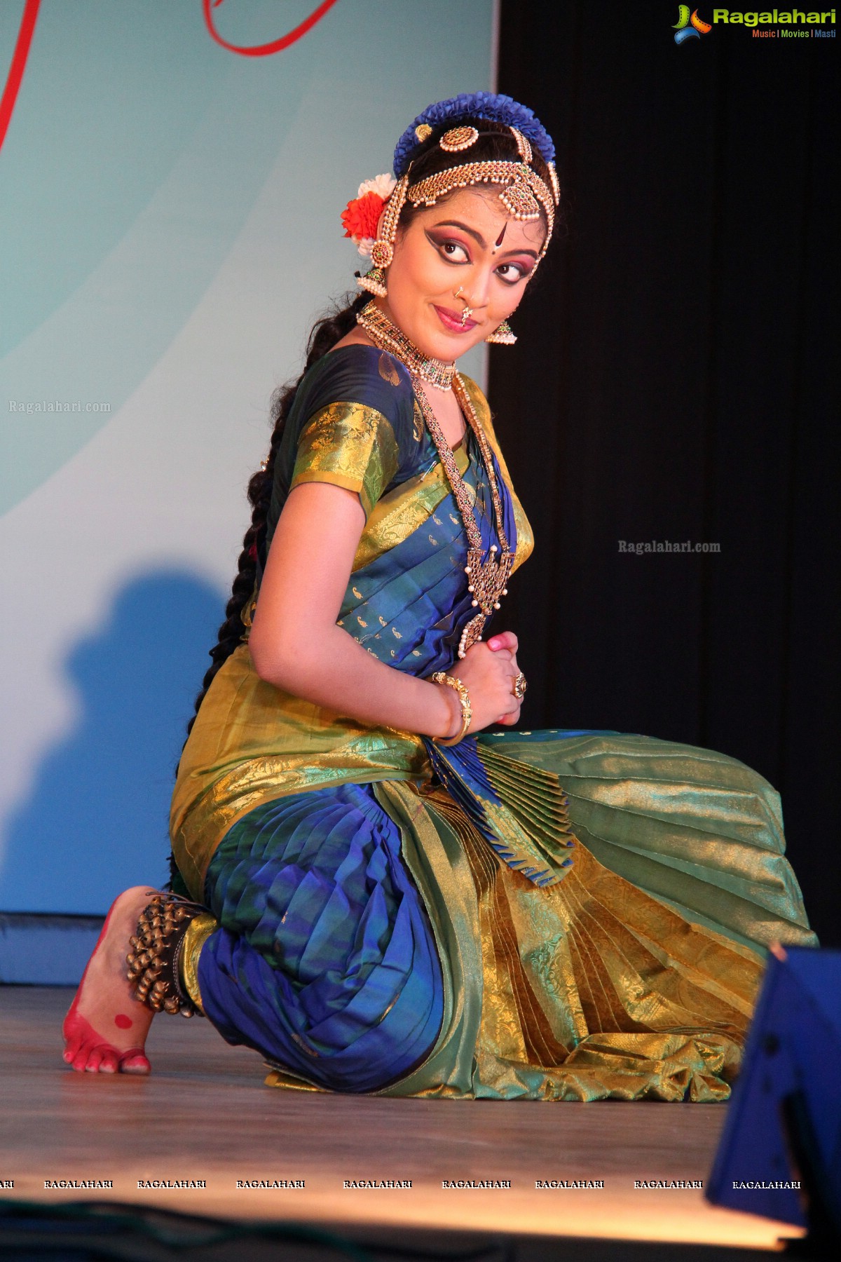 Bharatanatyam by Akhila Kovvuri at Telugu University Auditorium, Hyderabad 