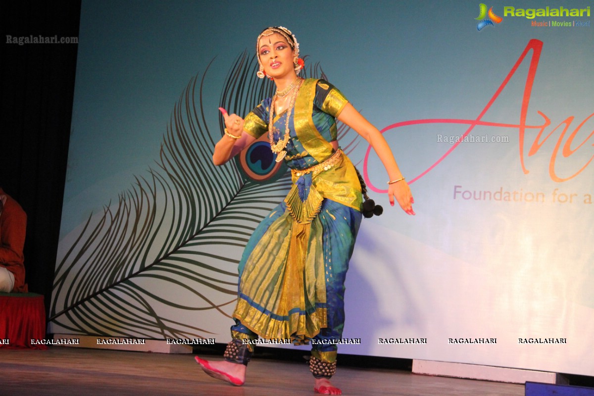 Bharatanatyam by Akhila Kovvuri at Telugu University Auditorium, Hyderabad 