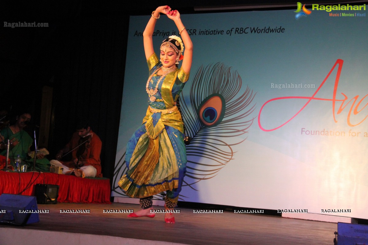 Bharatanatyam by Akhila Kovvuri at Telugu University Auditorium, Hyderabad 