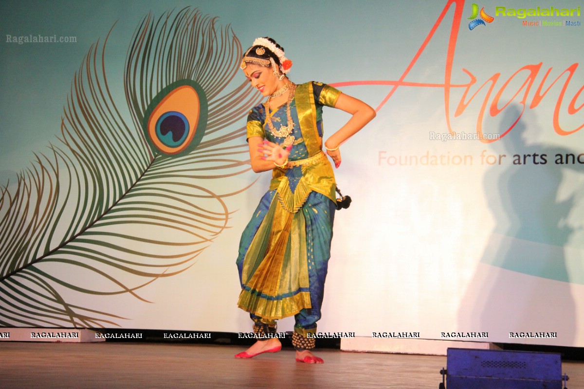 Bharatanatyam by Akhila Kovvuri at Telugu University Auditorium, Hyderabad 