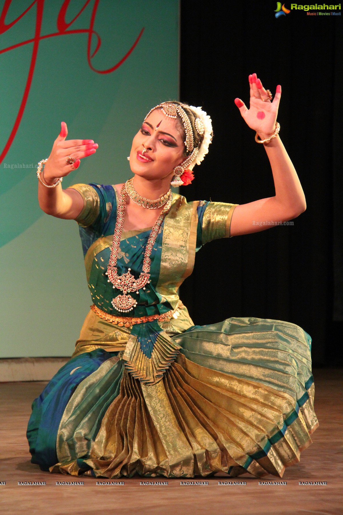 Bharatanatyam by Akhila Kovvuri at Telugu University Auditorium, Hyderabad 