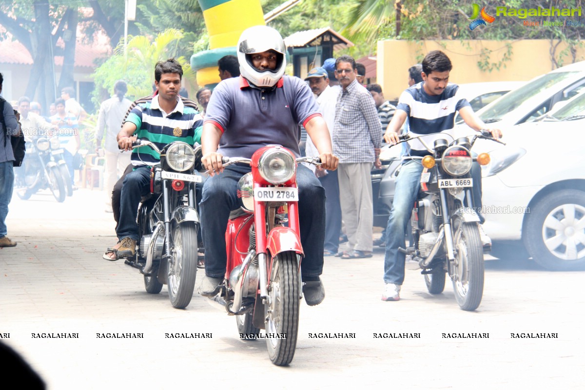 International Jawa Day Celebrations 2014 by Yezdi Club of Hyderabad