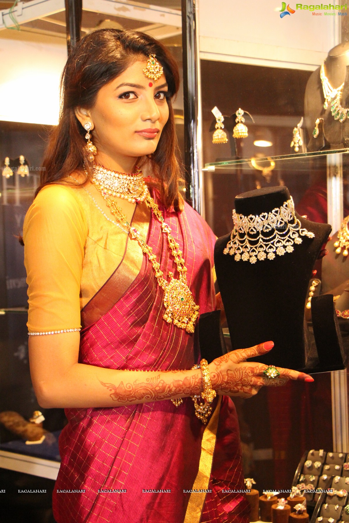 Jewels of Asia - The Couture Show Exhibition 2014