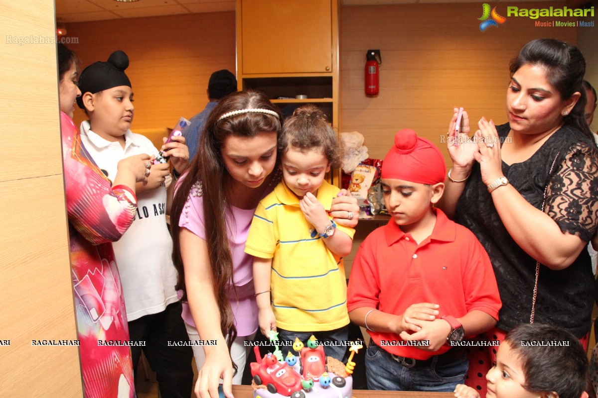 Jujhar Singh Birthday Celebrations 2014 at McDonald's, Hyderabad