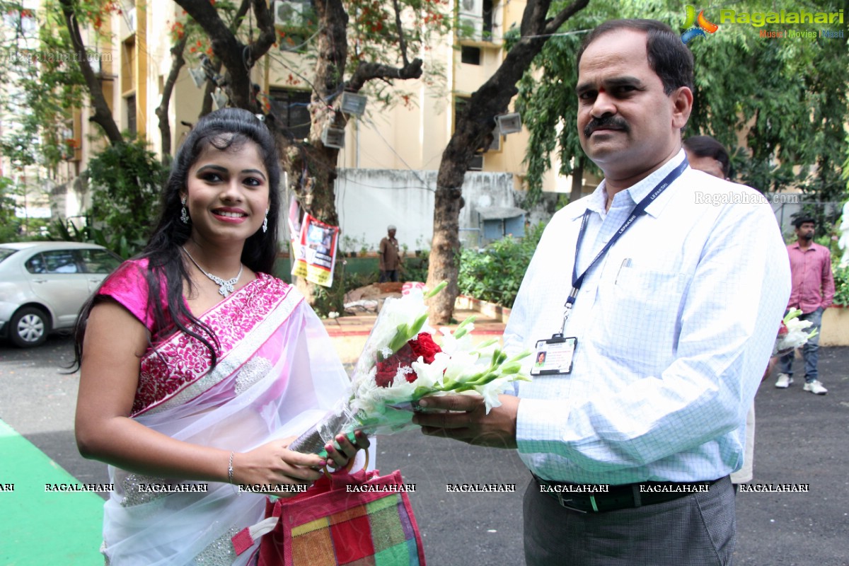 Naveena Jackson inaugurates Lepakshi Cotton/Silk Fab Exhibition/Sale