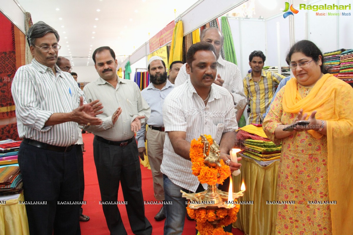 Lepakshi Handloom Cotton & Silk Fab at Ashiana Banquet Hall, Hyderabad