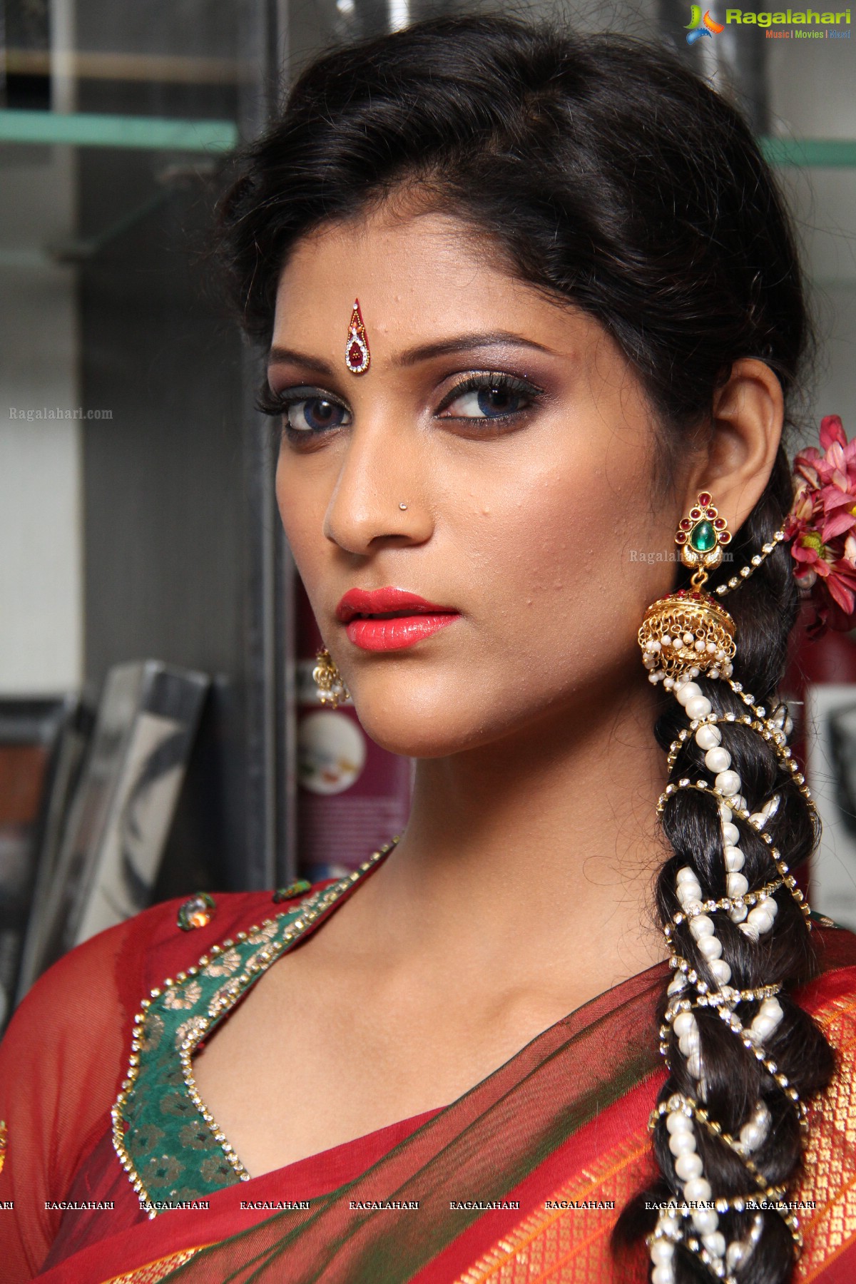 Cherag Bambboat Make-Up Session at Mirrors Spa and Salon, Hyderabad