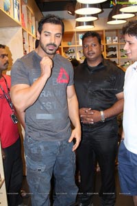 Reebok John Abraham