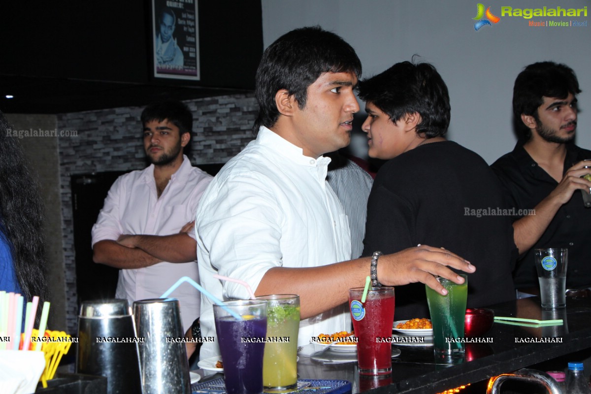 Rishabh Dalmia Birthday Celebrations 2014 at Rain Club, Hyderabad