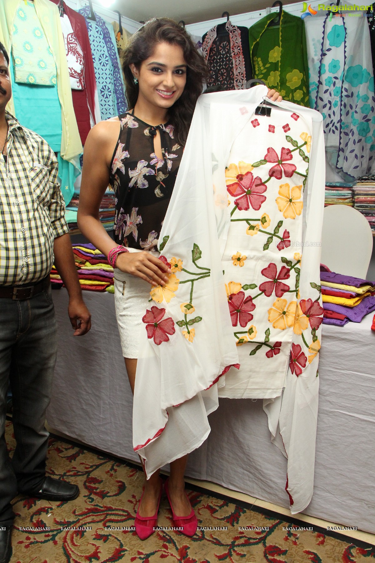 Asmita Sood launches Royal Fashions Exhibition n Sale