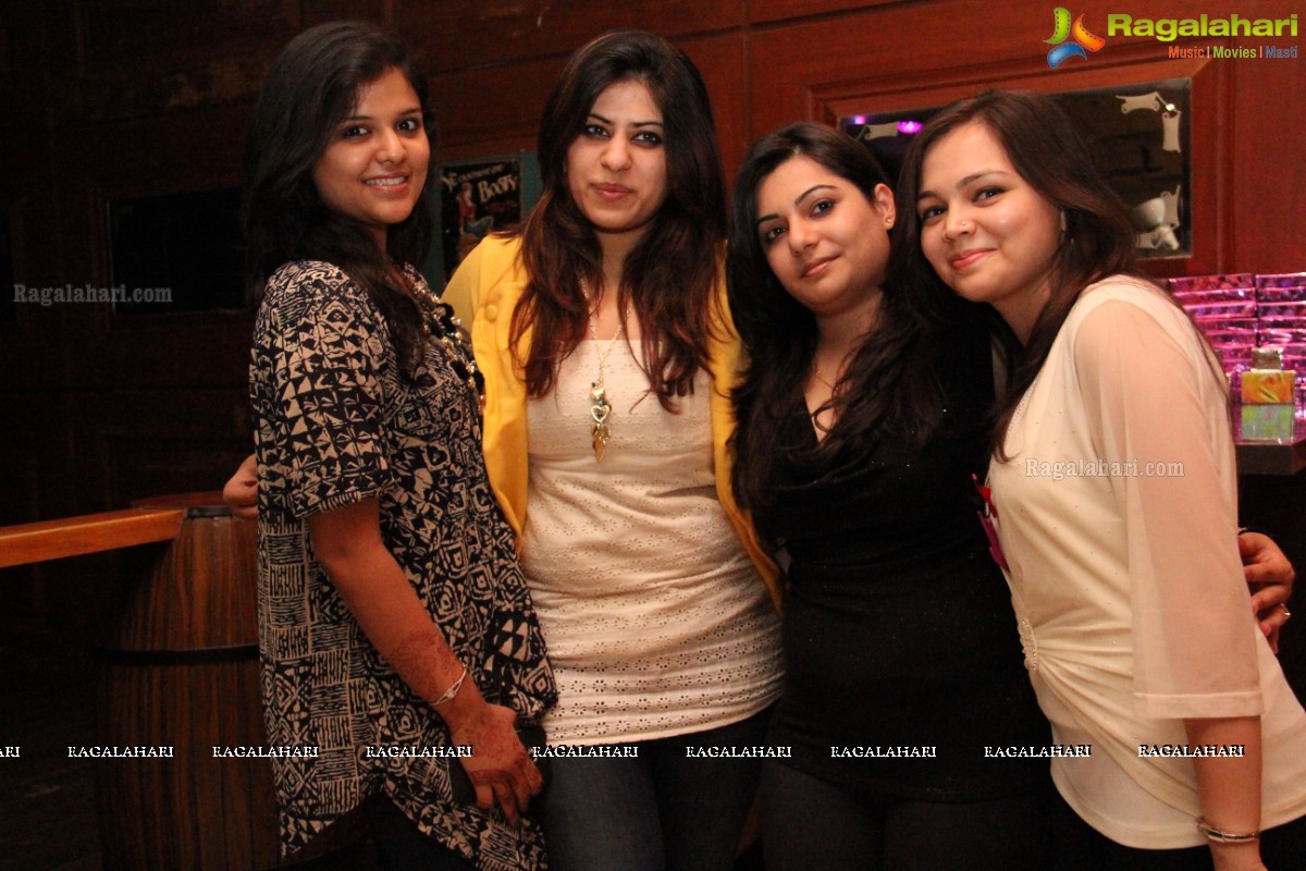 Aja Nach Le Nach Le Mere Yaar: Sanskruti Ladies' Club Event