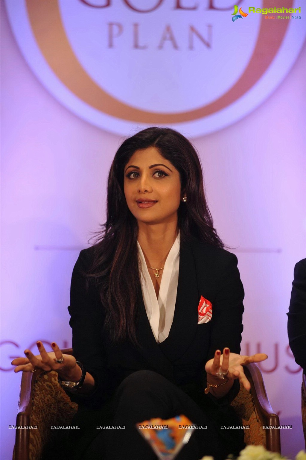 Shilpa Shetty & Raj Kundra Launches 'Satyug Gold' Plan