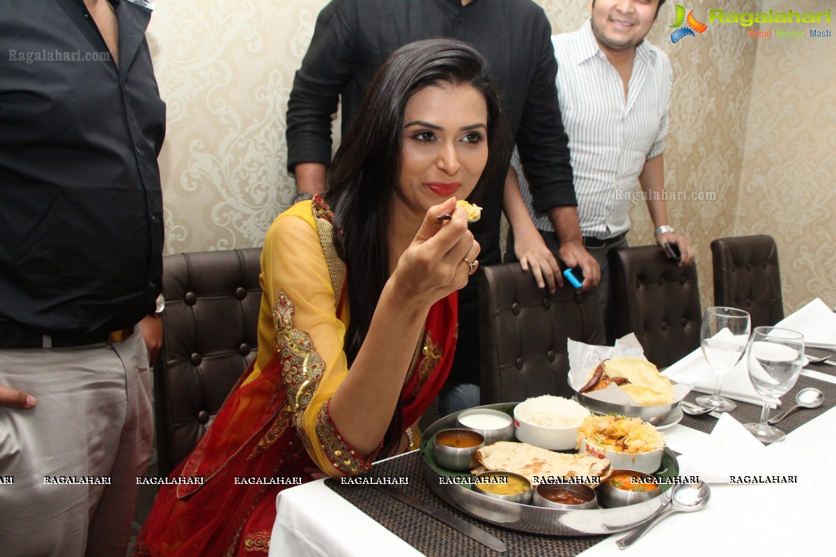 Meenakshi Dixit visits Tabla Fine Dining Restaurant, Hyderabad