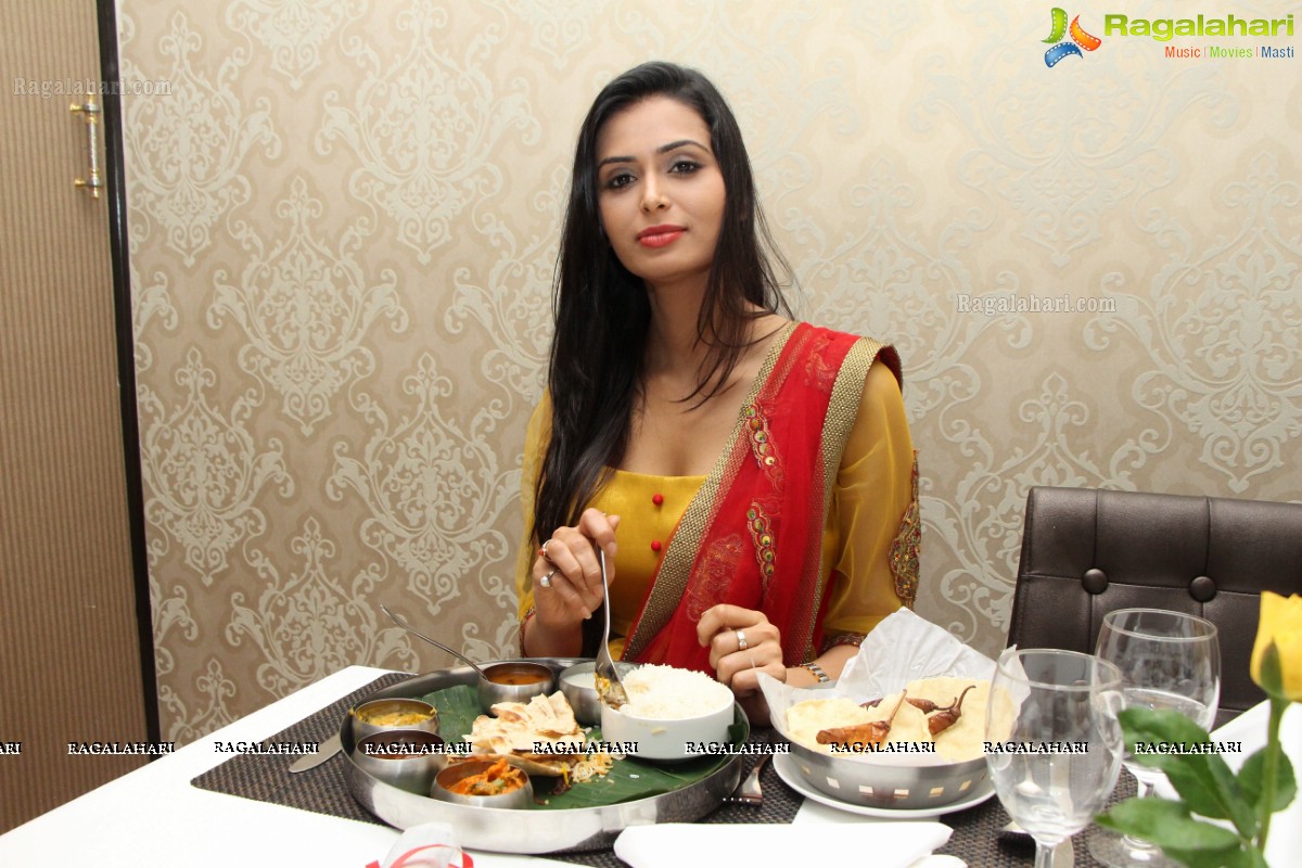 Meenakshi Dixit visits Tabla Fine Dining Restaurant, Hyderabad