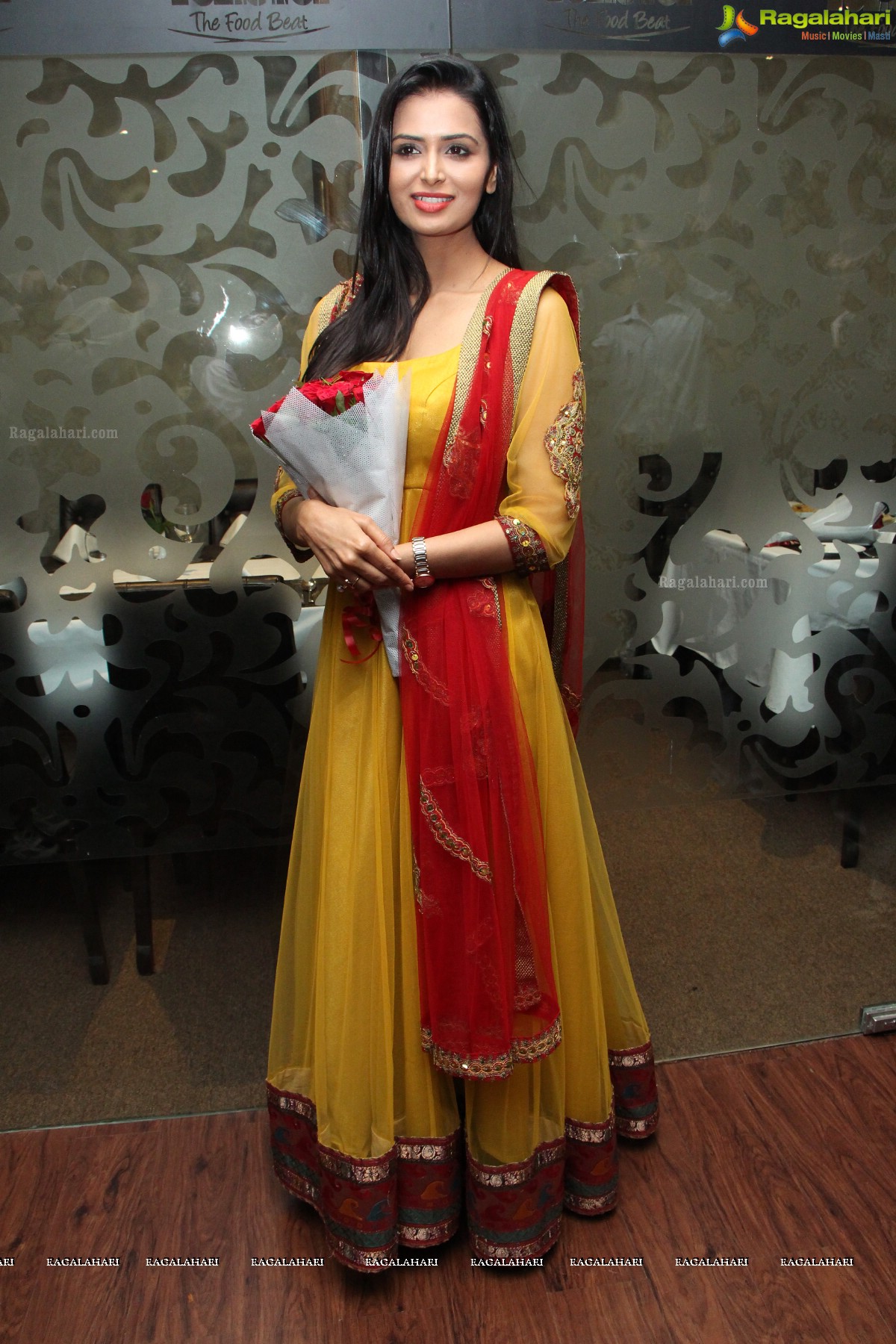 Meenakshi Dixit visits Tabla Fine Dining Restaurant, Hyderabad