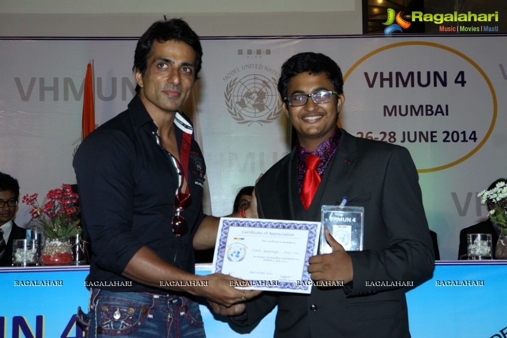 Sonu Sood launches VIVA 6 of VIBGYOR School in Mumbai