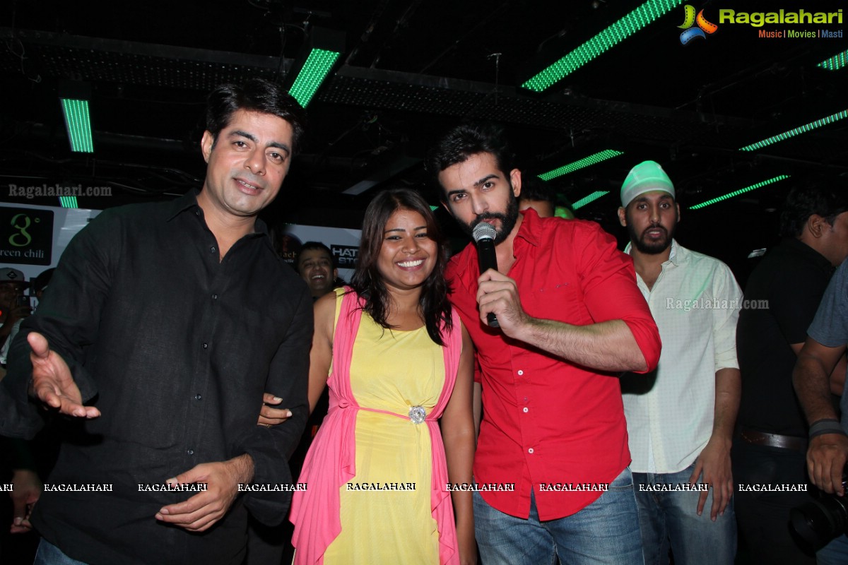 Hate Story 2 Team parties at Kismet Pub, Hyderabad