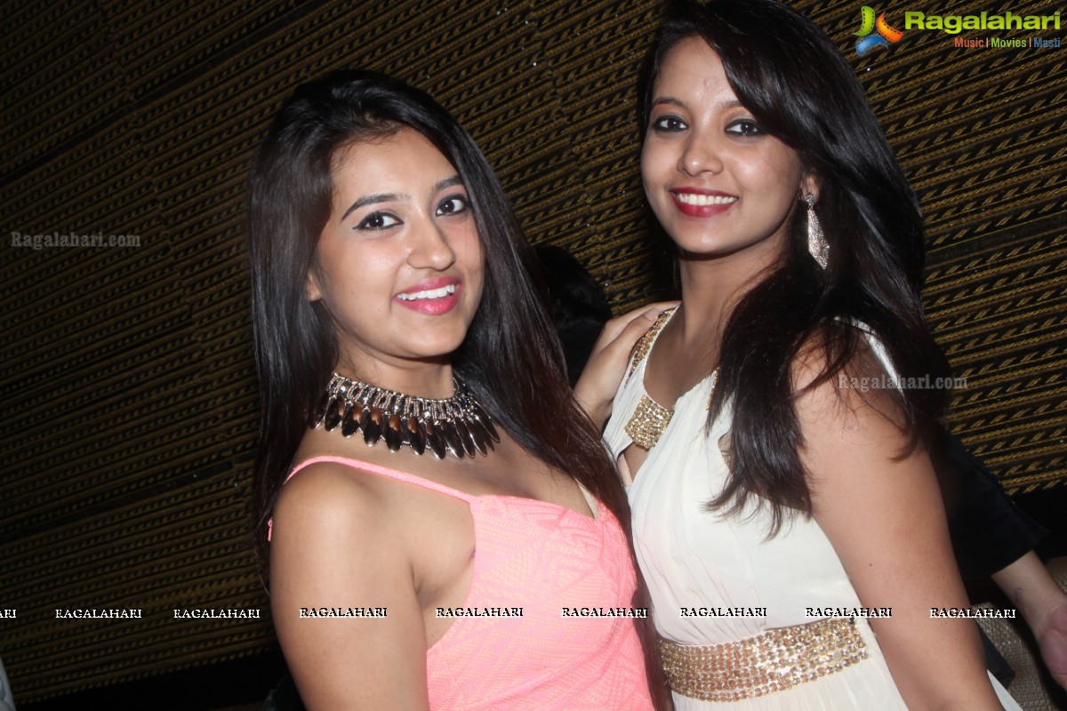 Hate Story 2 Team parties at Kismet Pub, Hyderabad