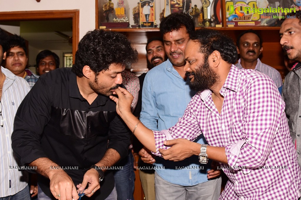 Kalyan Ram Birthday Celebrations 2015 with Fans