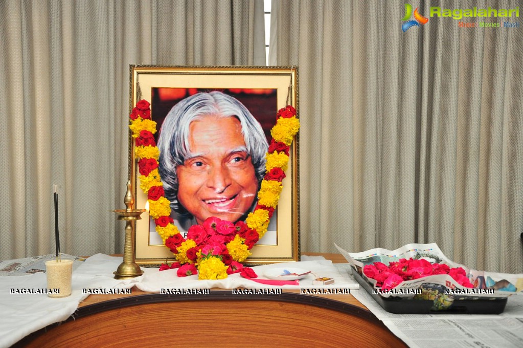MAA paid tributes to APJ Abdul Kalam