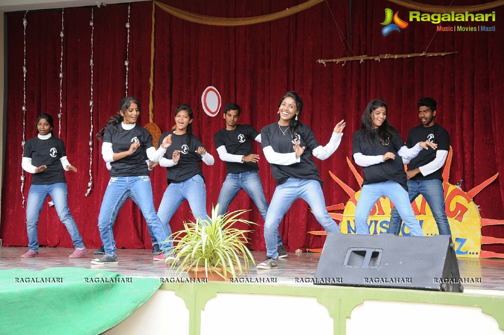 Bhavan's Vivekananda College Freshers Party 2015 for UG I Yr Students