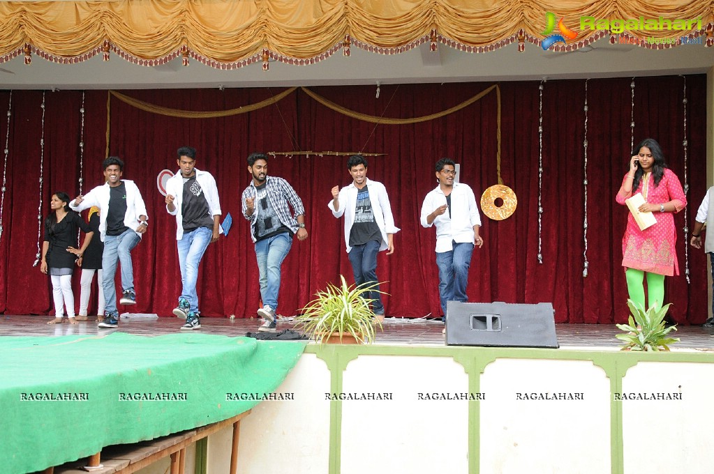 Bhavan's Vivekananda College Freshers Party 2015 for UG I Yr Students