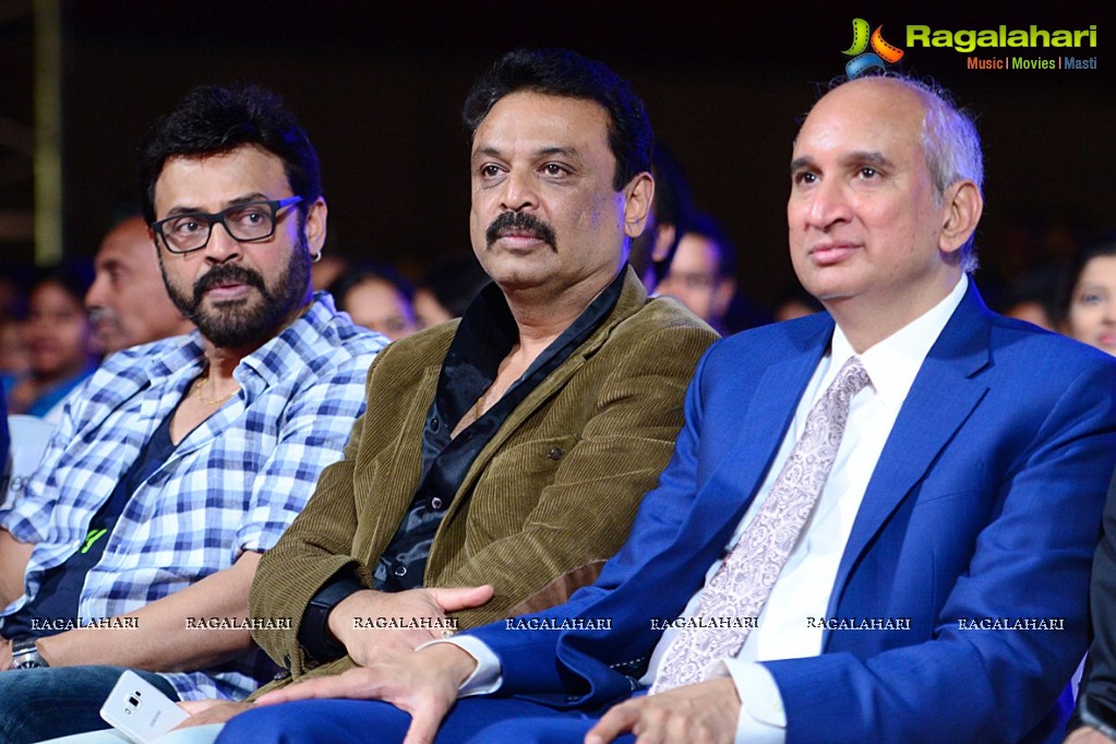 Celebs at CineMAA Awards 2015