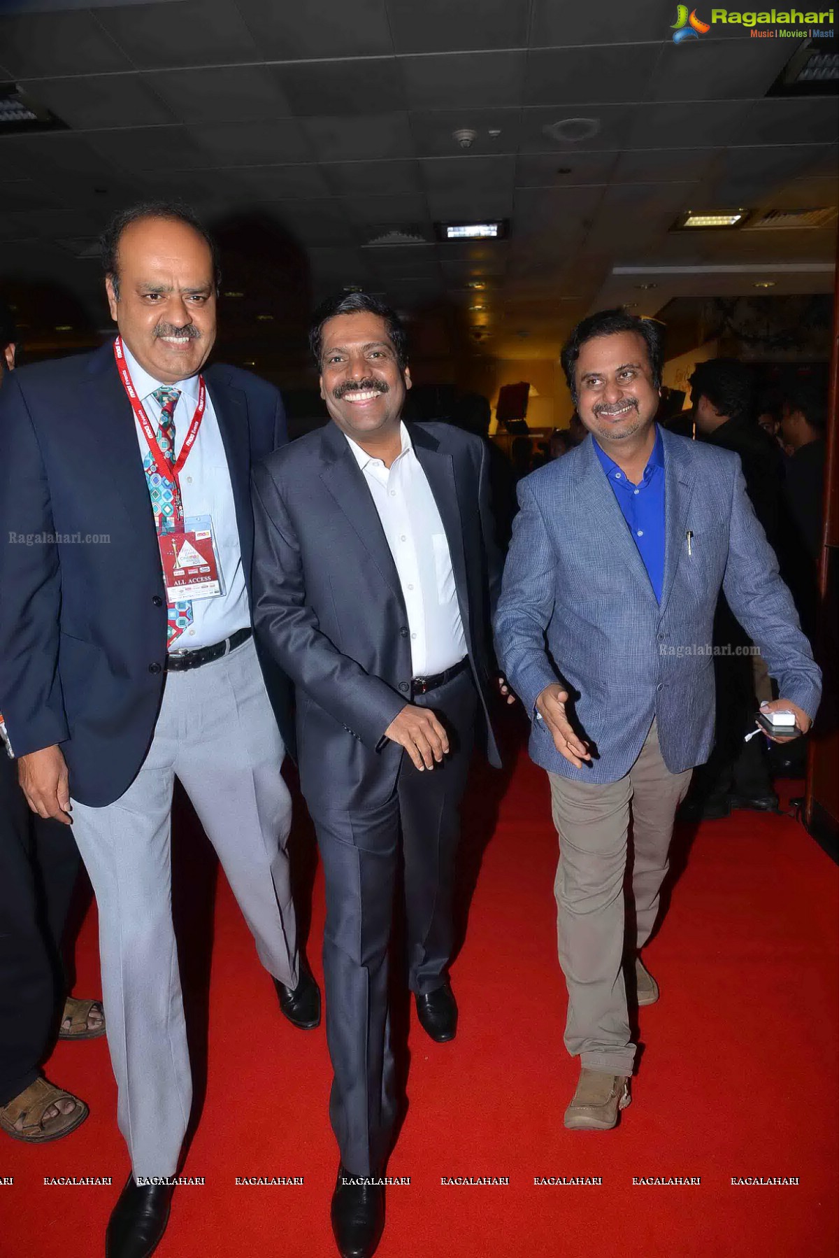 Celebs at CineMAA Awards 2015