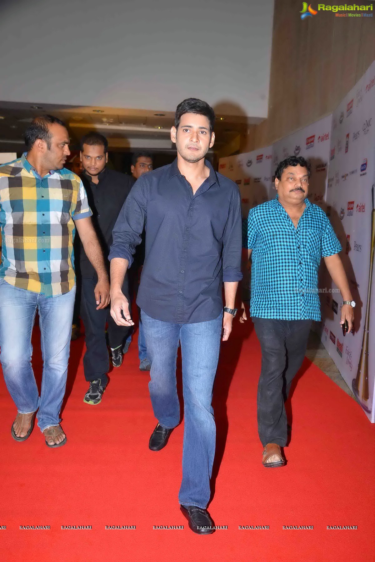 Celebs at CineMAA Awards 2015