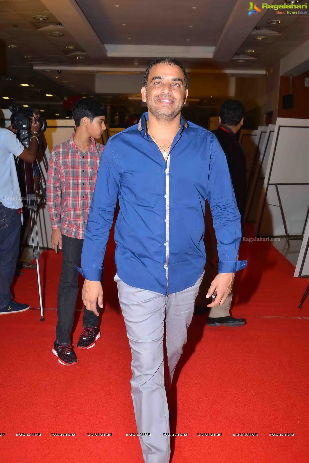 Celebs at CineMAA Awards 2015